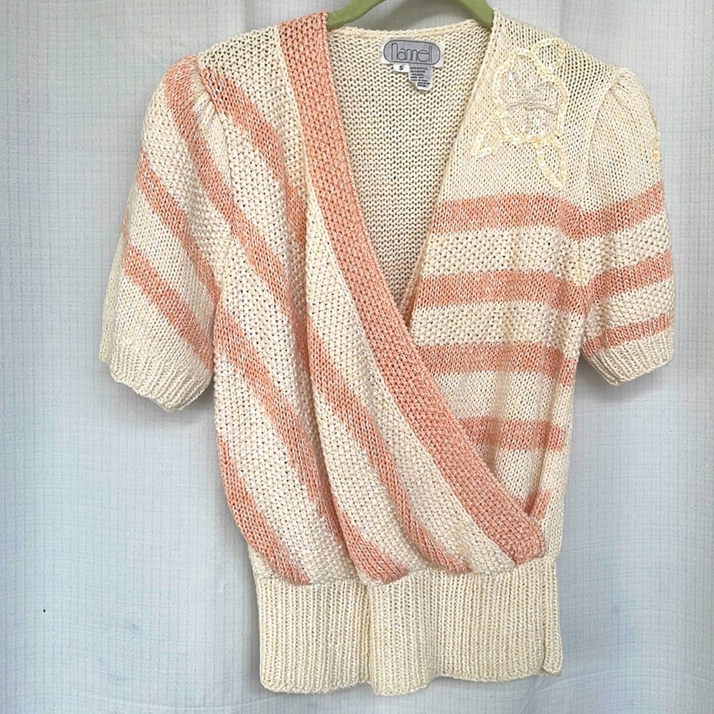 Nannell Vintage ‘80s Women’s knit wrap short sleeve embellished sweater. Size S